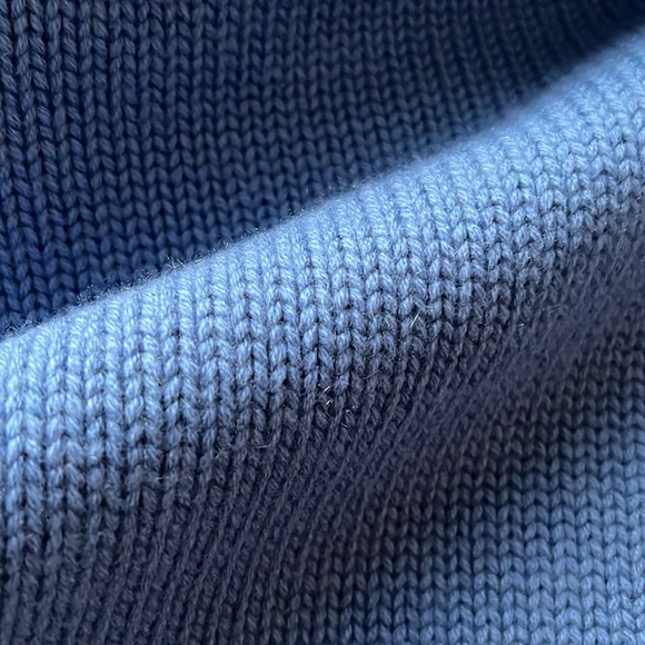 100% cashmere V-neck sweater